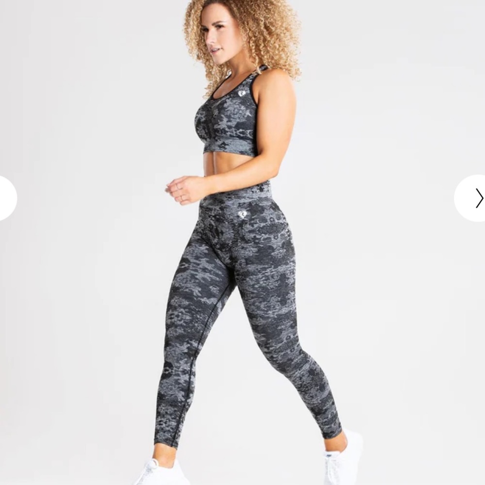 Women's Best Camo Seamless Leggings